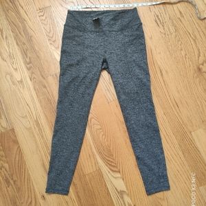 Athleta herringbone Metro high waisted tight leggings L grey